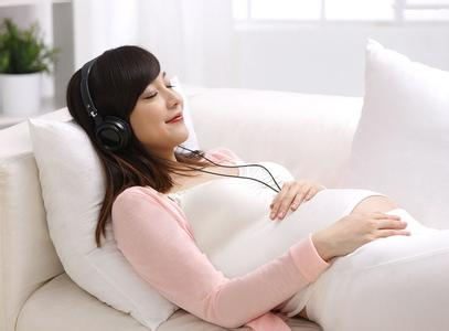 揭示孕期平躺真相：胎儿缺氧之谜，孕妈必看睡眠指南